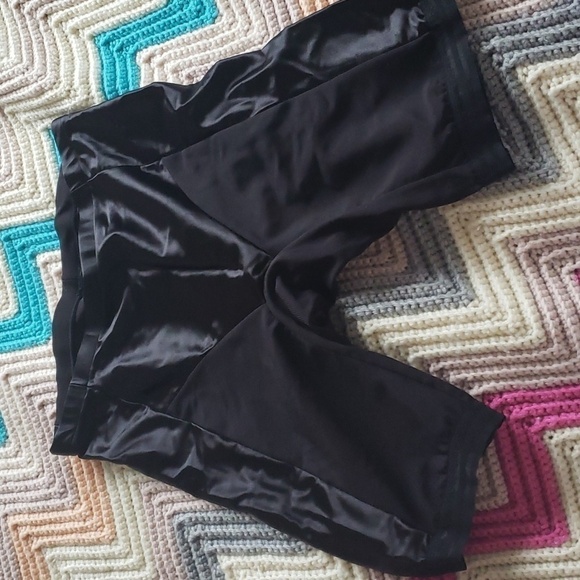 Victoria's Secret shapewear black short medium - Picture 6 of 8